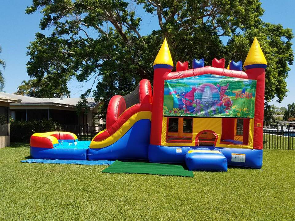 COMBO CASTLE 5N1 BRICKS MULTICOLORED (TROOLS THEME)
